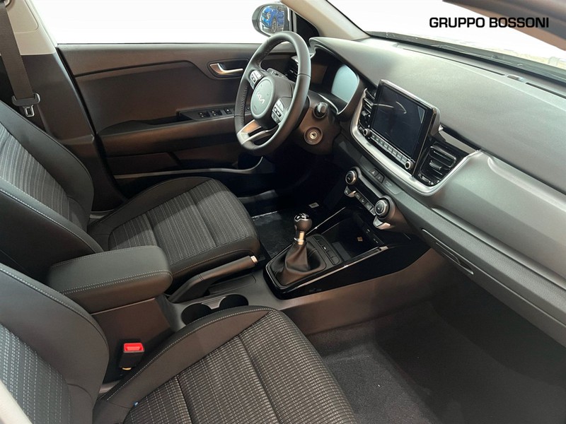 7 - Kia Stonic 1.2 mpi 79cv style