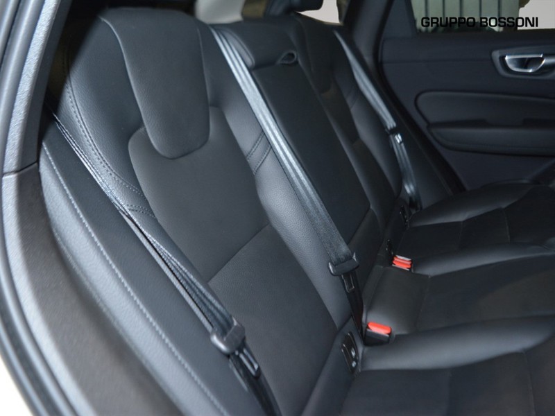 7 - Volvo XC60 2.0 b4 plus dark automatico