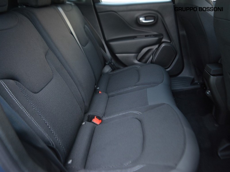 7 - Jeep Renegade 1.5 turbo t4 mhev altitude 2wd
