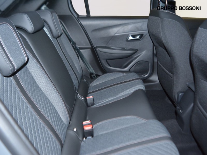 7 - Peugeot 208 1.2 hybrid 48v 100cv allure e-dcs6