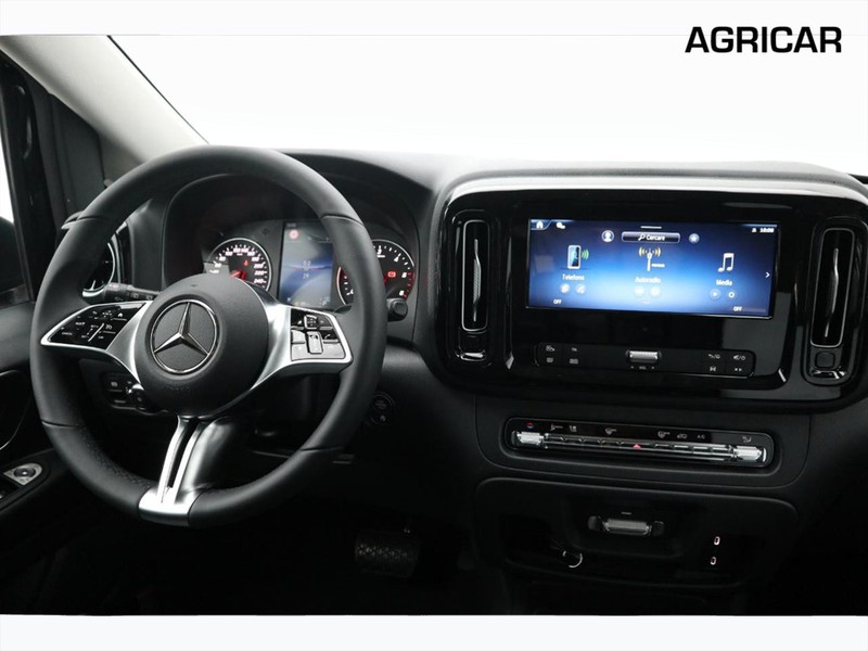 13 - Mercedes Vans Vito 116 cdi long tourer select auto my20