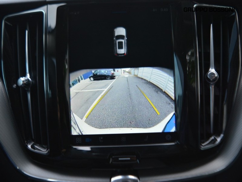 19 - Volvo XC60 2.0 b4 plus dark automatico