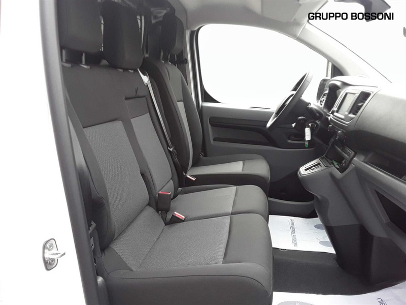 7 - Peugeot Expert e premium compact 136cv 50kwh