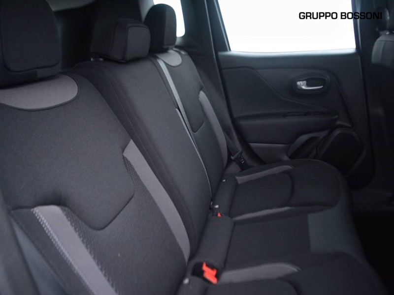 7 - Jeep Renegade 1.3 t4 phev limited 4xe at6