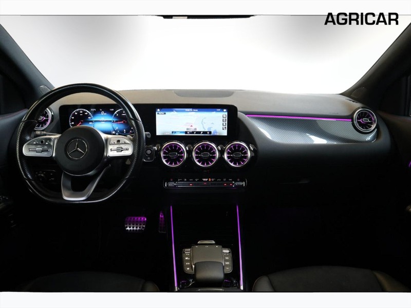 13 - Mercedes GLA 200 d premium 4matic 8g-dct