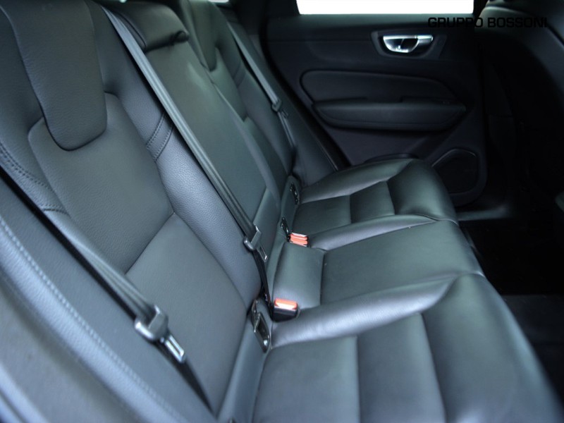 7 - Volvo XC60 2.0 b4 plus dark automatico
