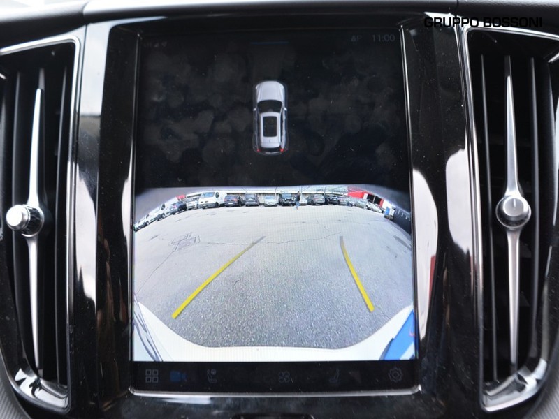 19 - Volvo XC60 2.0 b4 plus dark automatico