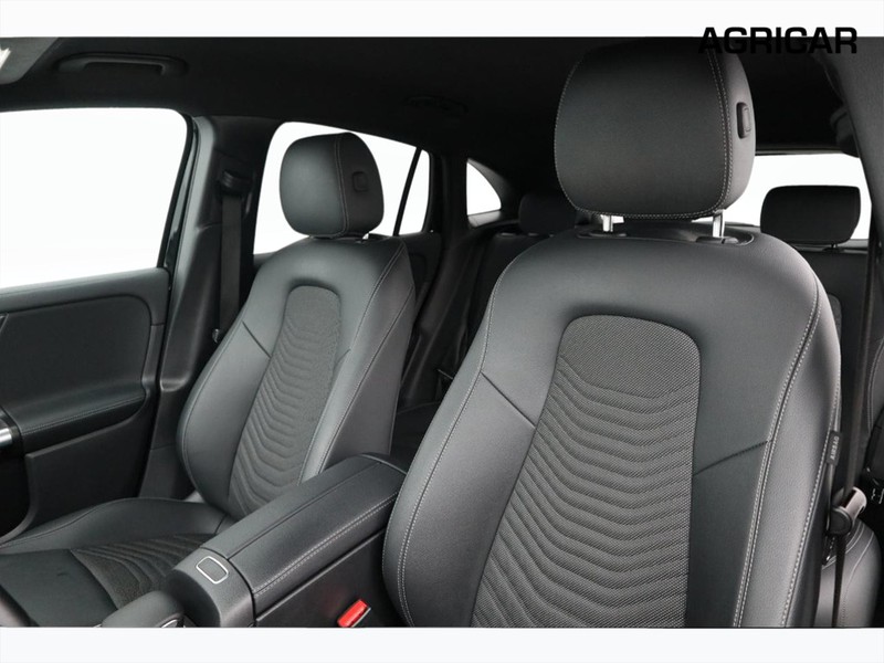 7 - Mercedes GLA 180 d sport plus 8g-dct