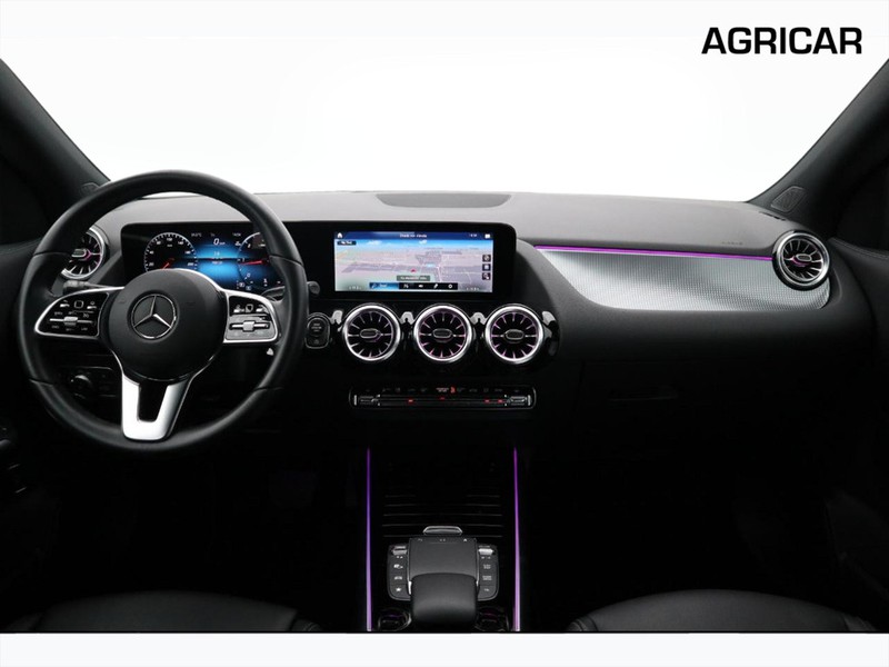 13 - Mercedes GLA 180 d sport plus 8g-dct