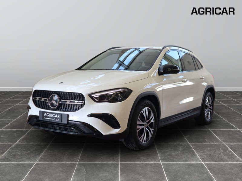 1 - Mercedes GLA 180 d progressive advanced 8g-dct