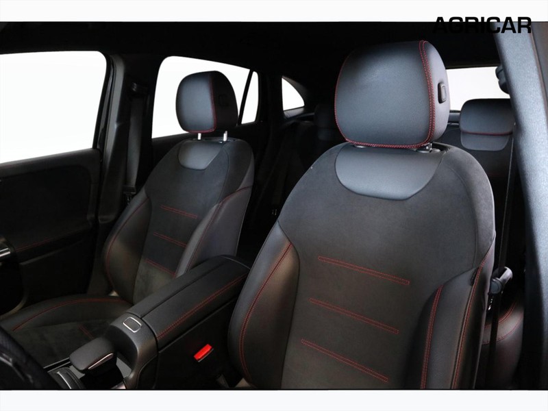 7 - Mercedes GLA 200 d premium 8g-dct