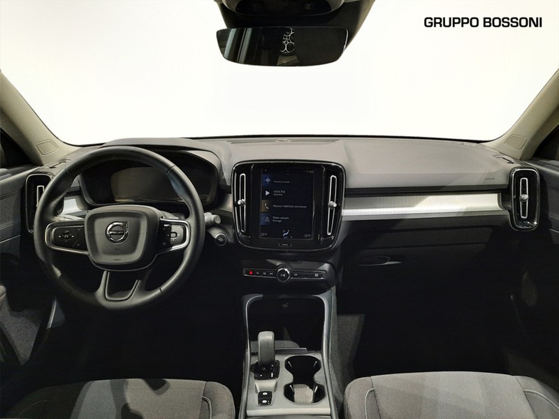 7 - Volvo XC40 2.0 b4 momentum pro awd automatico 7m