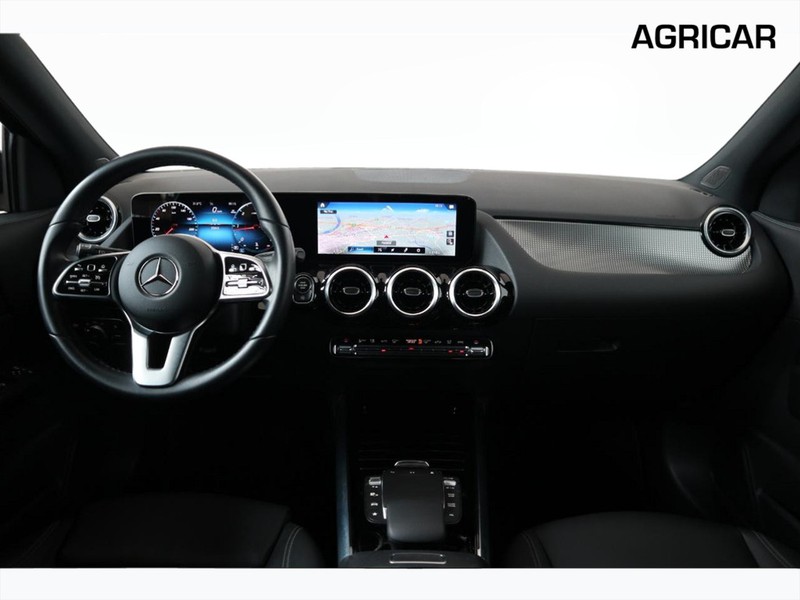 13 - Mercedes GLA 200 d sport plus 4matic 8g-dct