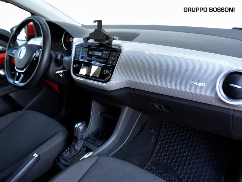 7 - Volkswagen e-up! 5 porte