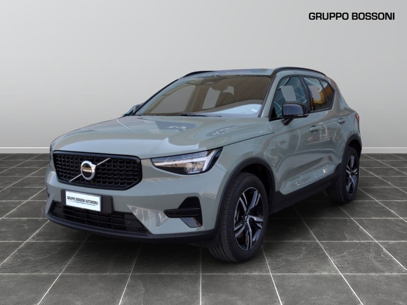 1 - Volvo XC40 2.0 b3 plus dark automatico