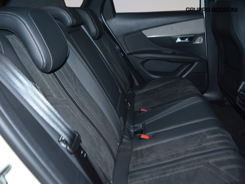 7 - Peugeot 3008 1.5 bluehdi gt pack eat8 s&s