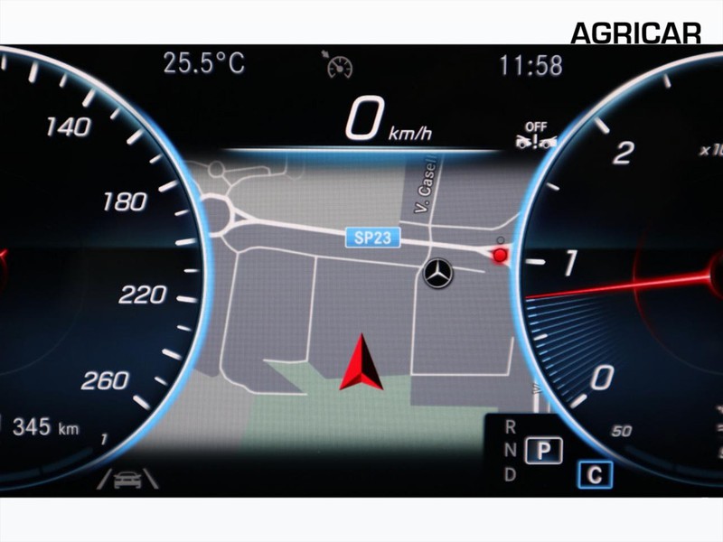 13 - Mercedes GLA 200 d premium 8g-dct