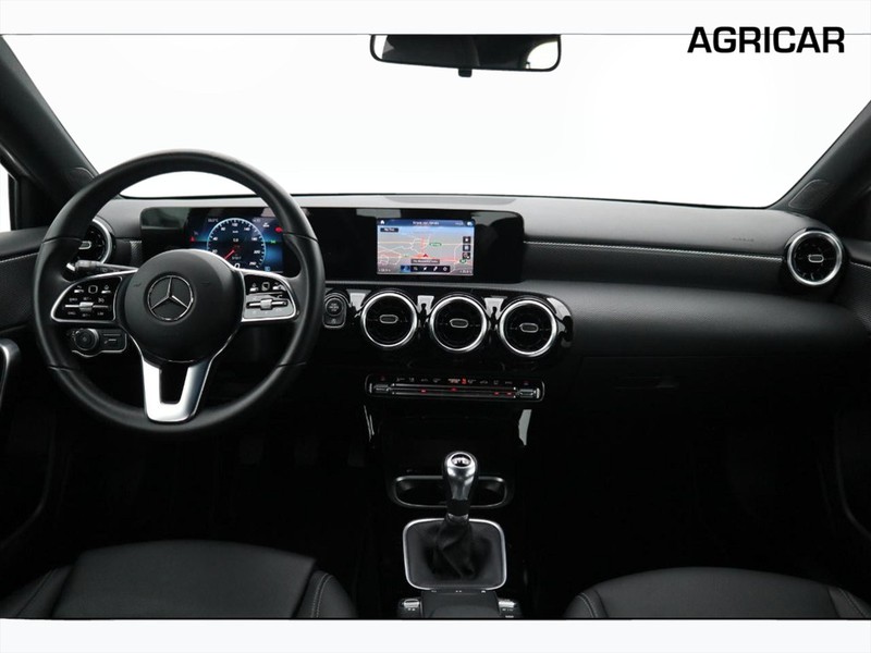 13 - Mercedes Classe A 180 d sport