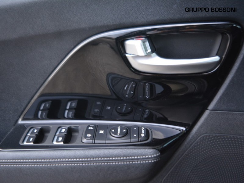 13 - Kia Niro 1.6 gdi hev style 2wd dct