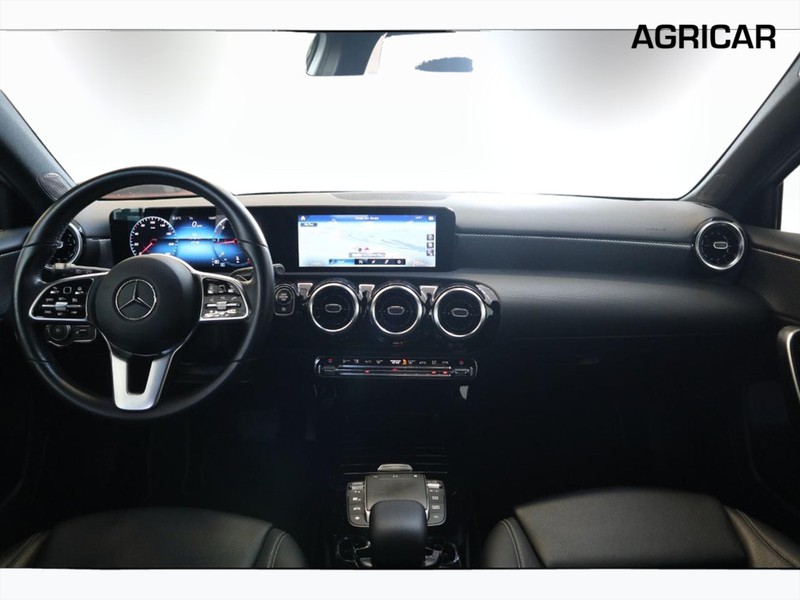 13 - Mercedes Classe A 200 d sport 8g-dct