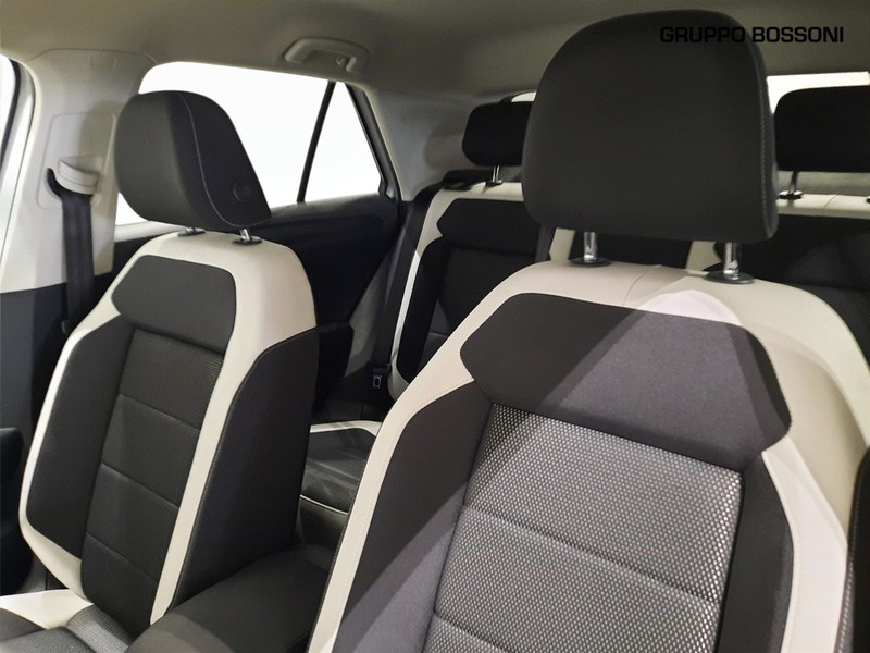 19 - Volkswagen T-Roc 1.0 tsi advanced