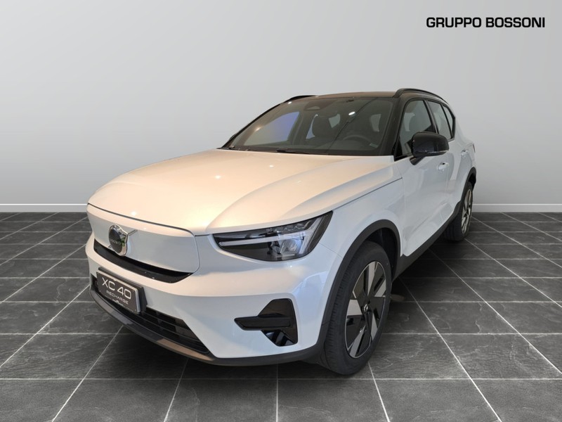 1 - Volvo XC40 single motor plus rwd edt
