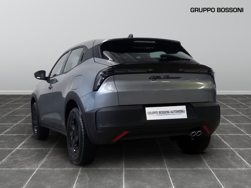 7 - Alfa Romeo Junior 1.2 hybrid 145cv ibrida edct6