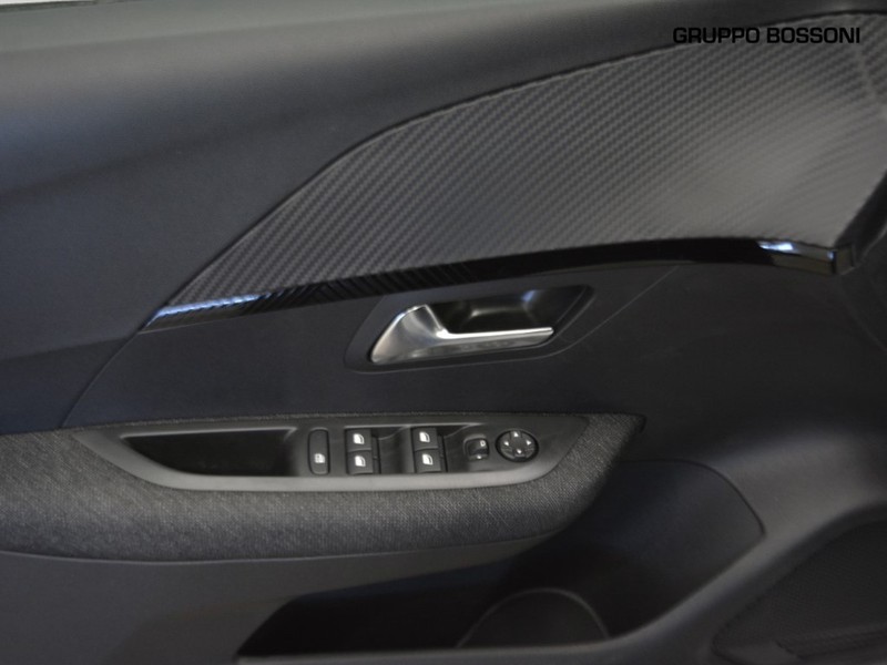 13 - Peugeot 208 1.2 hybrid 48v 100cv style e-dcs6