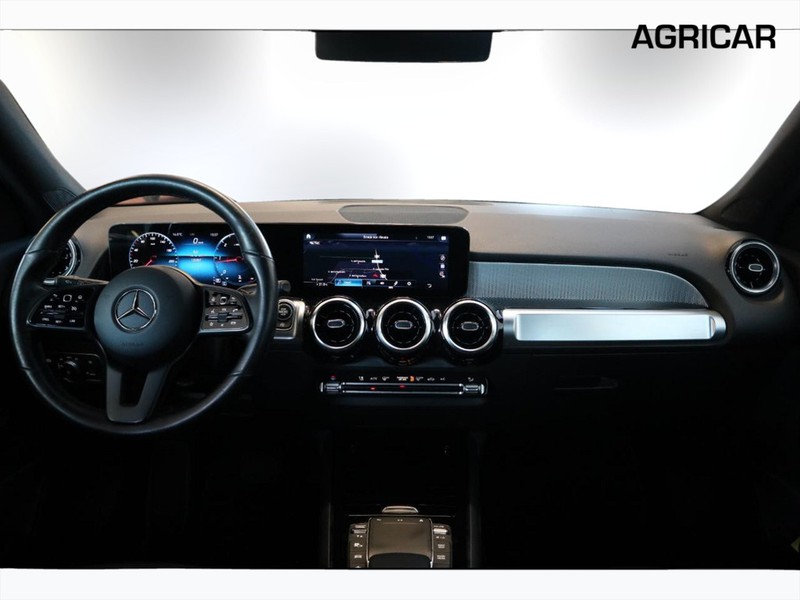 13 - Mercedes GLB 180 d sport plus 8g-dct