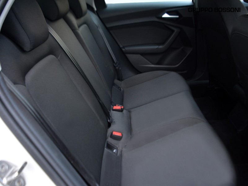 7 - Audi A1 sportback 25 1.0 tfsi