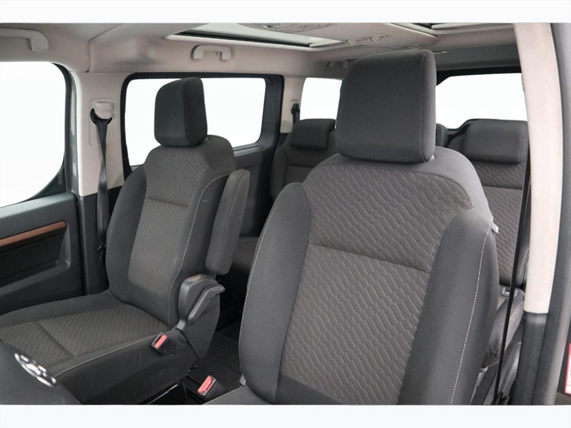 7 - Toyota Proace Verso Toyota 2.0d 180cv s&s black edition