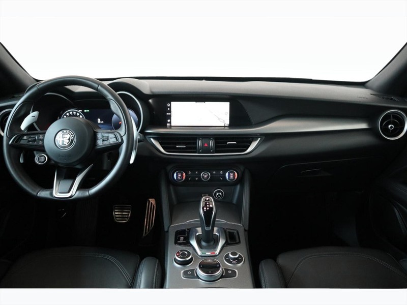 13 - Alfa Romeo Stelvio 2.2 turbo 210cv veloce q4 at8