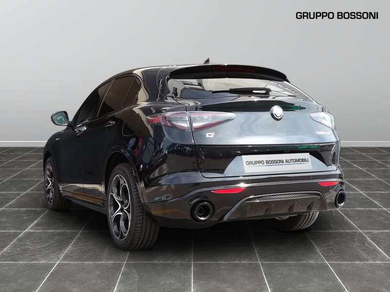 7 - Alfa Romeo Stelvio 2.2 turbo 210cv veloce q4 at8