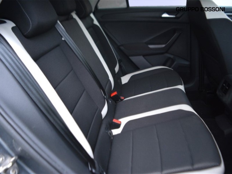 7 - Volkswagen T-Roc 2.0 tdi scr advanced 4motion dsg
