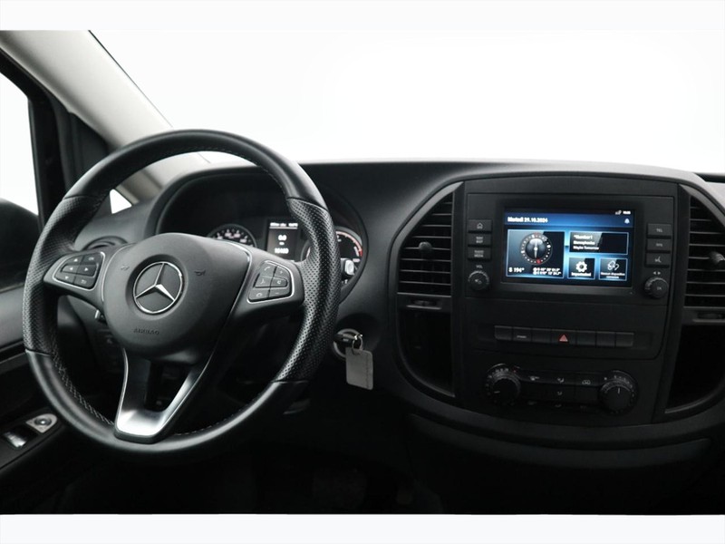 13 - Mercedes Vans Vito e129 tourer long 90kwh