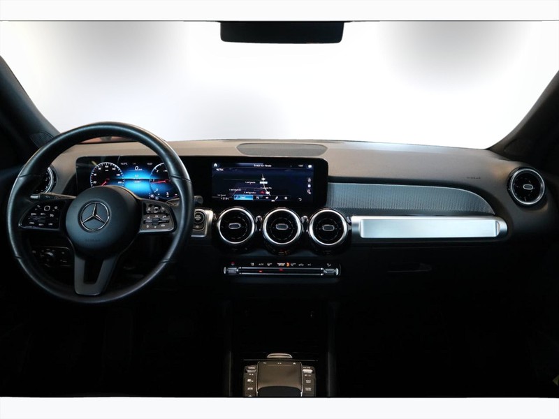 13 - Mercedes GLB 180 d sport plus 8g-dct
