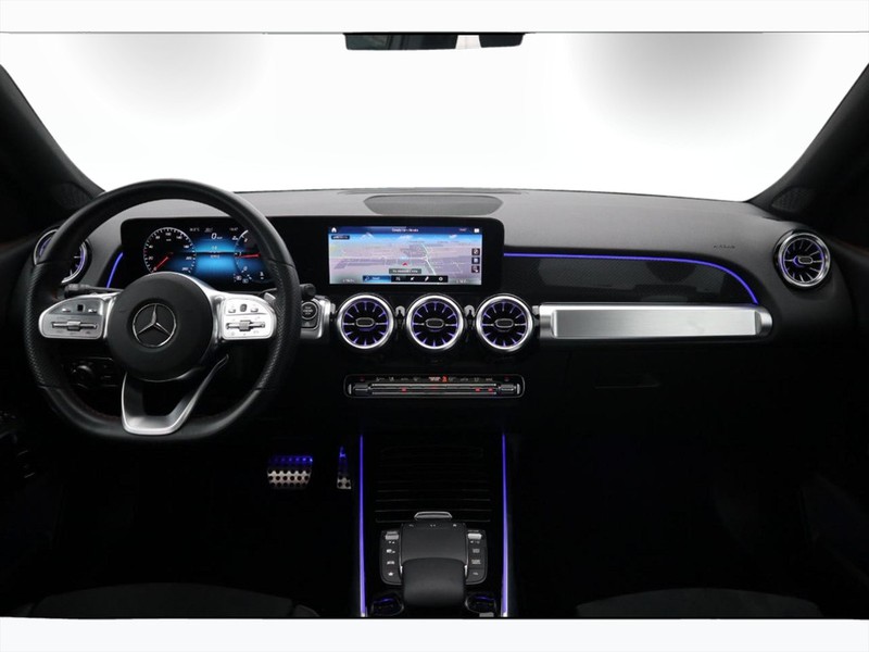 13 - Mercedes GLB 200 d premium 8g-dct