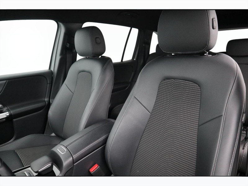 7 - Mercedes GLB 200 d sport plus 8g-dct 7p.ti