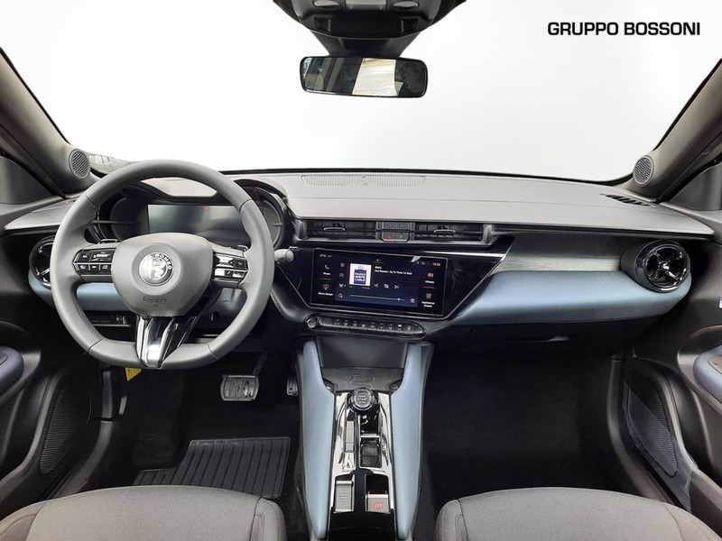7 - Alfa Romeo Junior 1.2 hybrid 145cv ibrida edct6