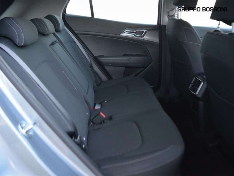 7 - Kia Sportage 1.6 crdi mhev business dct