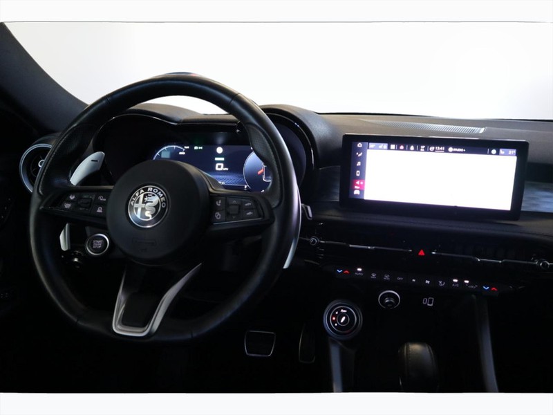 13 - Alfa Romeo Tonale 1.3 plug in hybrid 280cv veloce q4 at6