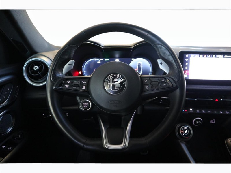 19 - Alfa Romeo Tonale 1.3 plug in hybrid 280cv veloce q4 at6