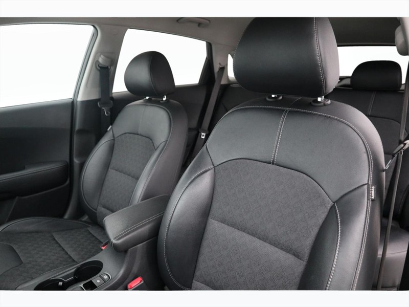 7 - Kia Niro 1.6 gdi phev style 2wd dct