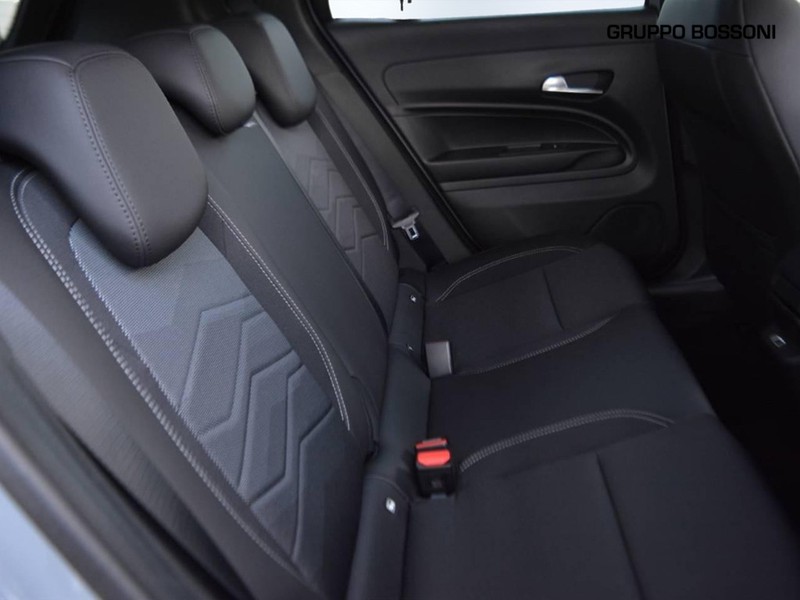 7 - Jeep Avenger 1.2 turbo e-hybrid mhev 110cv summit fwd edct6