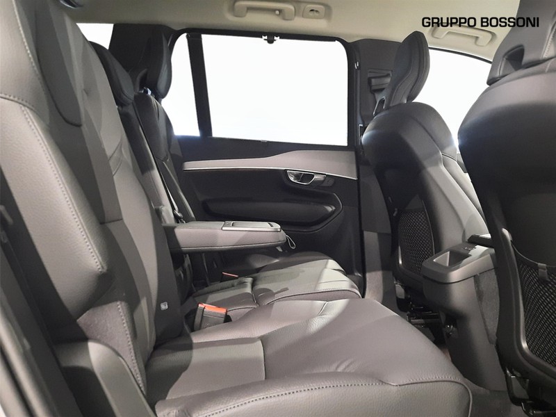 7 - Volvo XC90 2.0 b5 plus bright awd automatico 7p.ti
