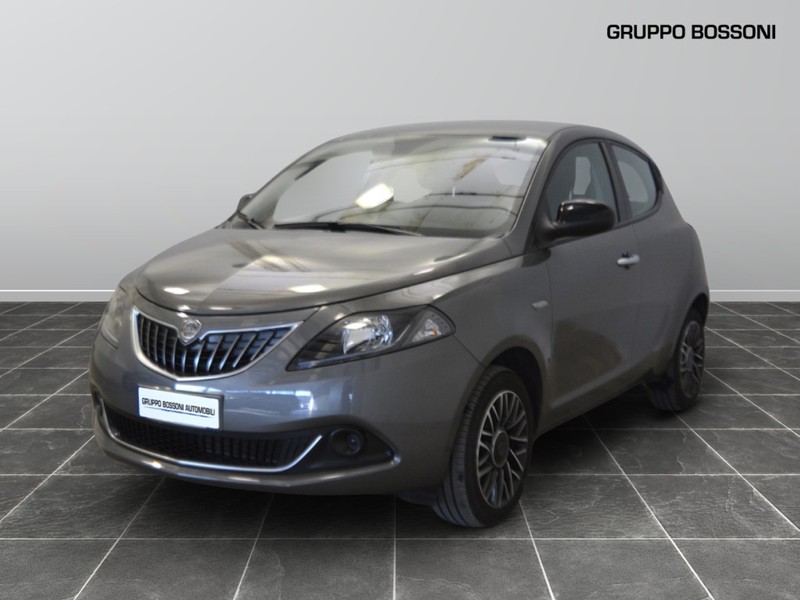 1 - Lancia Ypsilon 1.0 firefly hybrid 70cv platino s&s