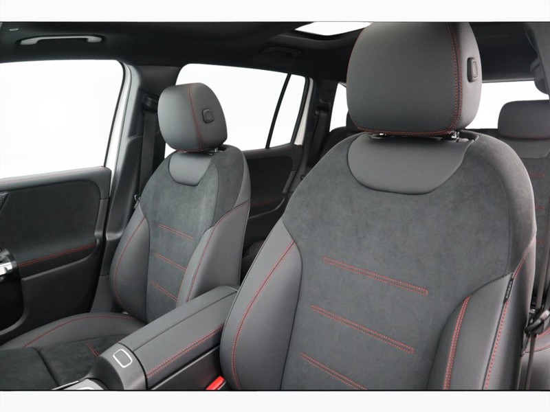 7 - Mercedes EQB 250+ amg line premium