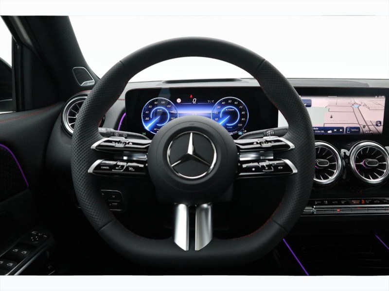 19 - Mercedes EQB 250+ amg line premium