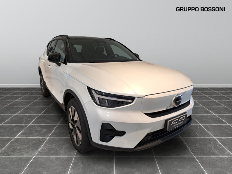 13 - Volvo XC40 single motor plus rwd edt