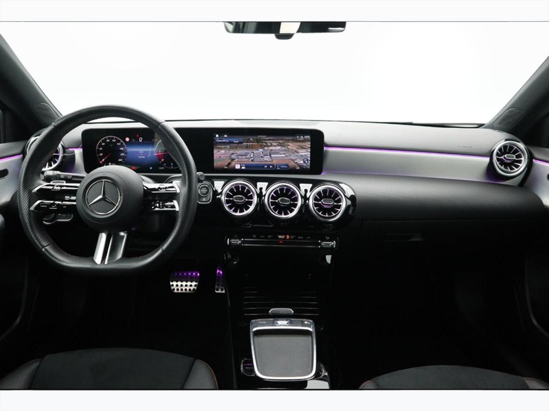 13 - Mercedes Classe A 200 d amg line premium plus speedshift dct amg 8g